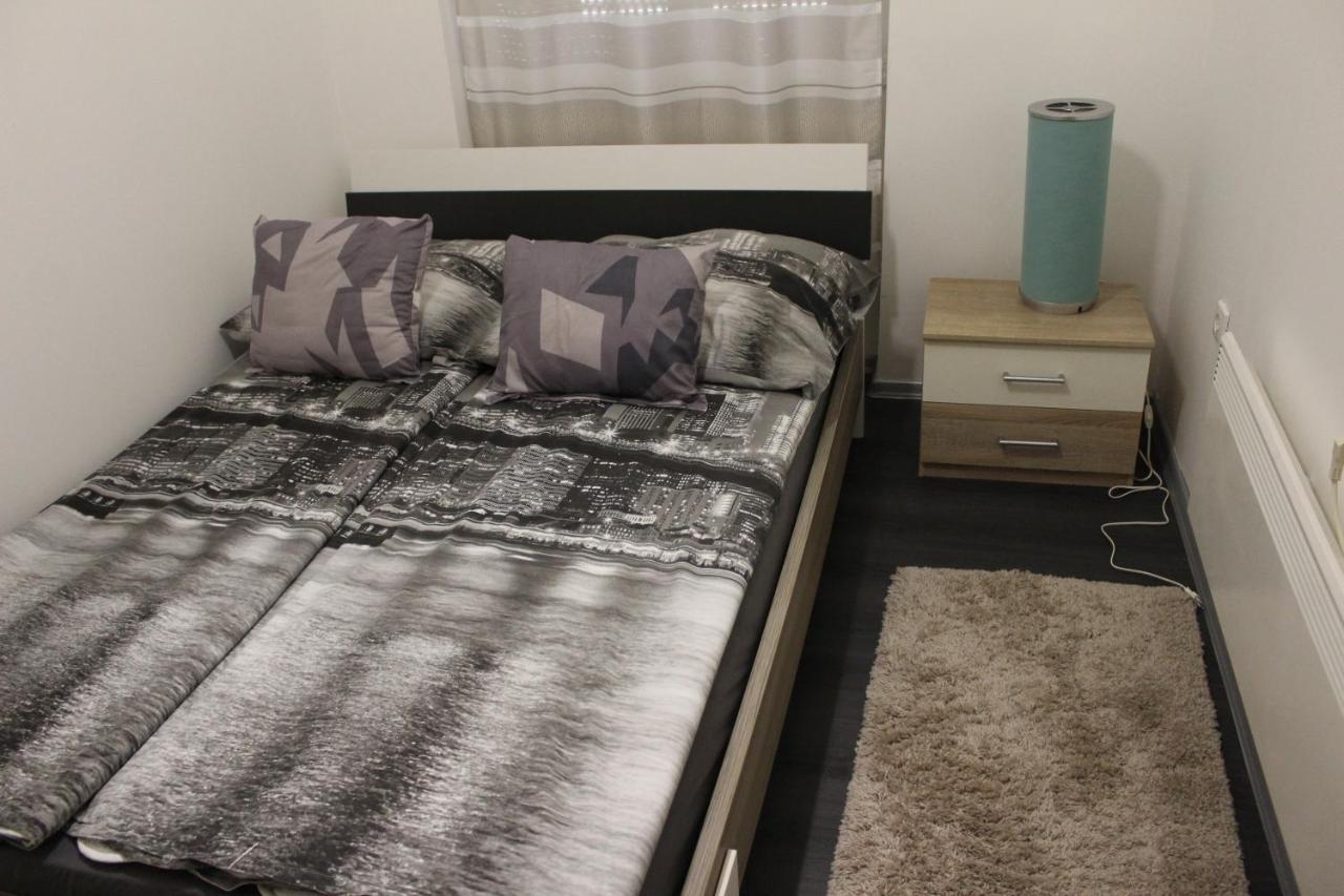 Hotel Zimmer Feri Vendégház Abaújszántó Esterno foto